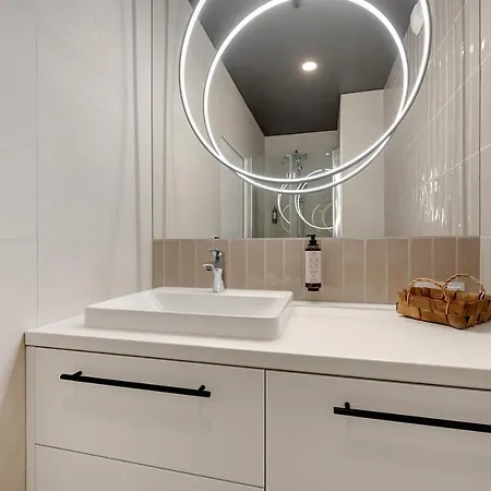 Boutique Aura 40 By Grand